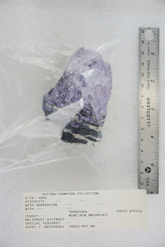 Natural stichtite and serpentine mineral combination commonly sold as Atlantisite