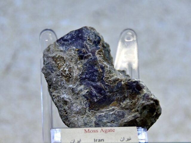 Natural moss agate stone from Iran with green dendritic moss-like mineral inclusions