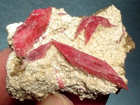 Rhodonite Meaning & Properties: Uses, Chakra, Zodiac and Care
